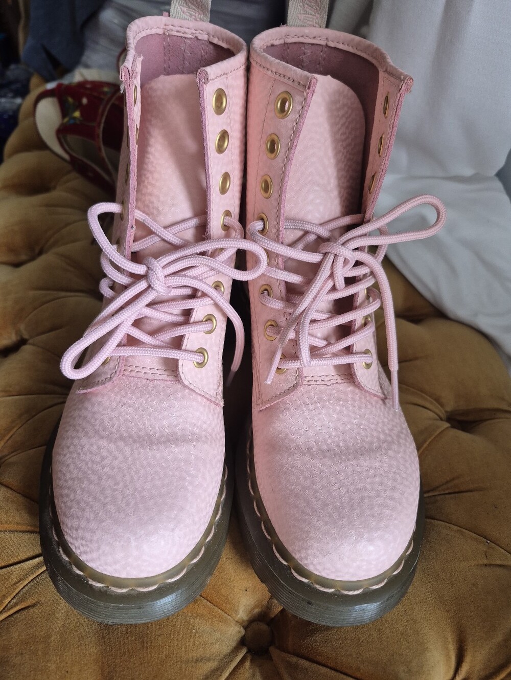 Dr. Martens 1460 Pascal Pink Peach Soft Virginia Leather 8 Eye Boots US 5 - Picture 2 of 11